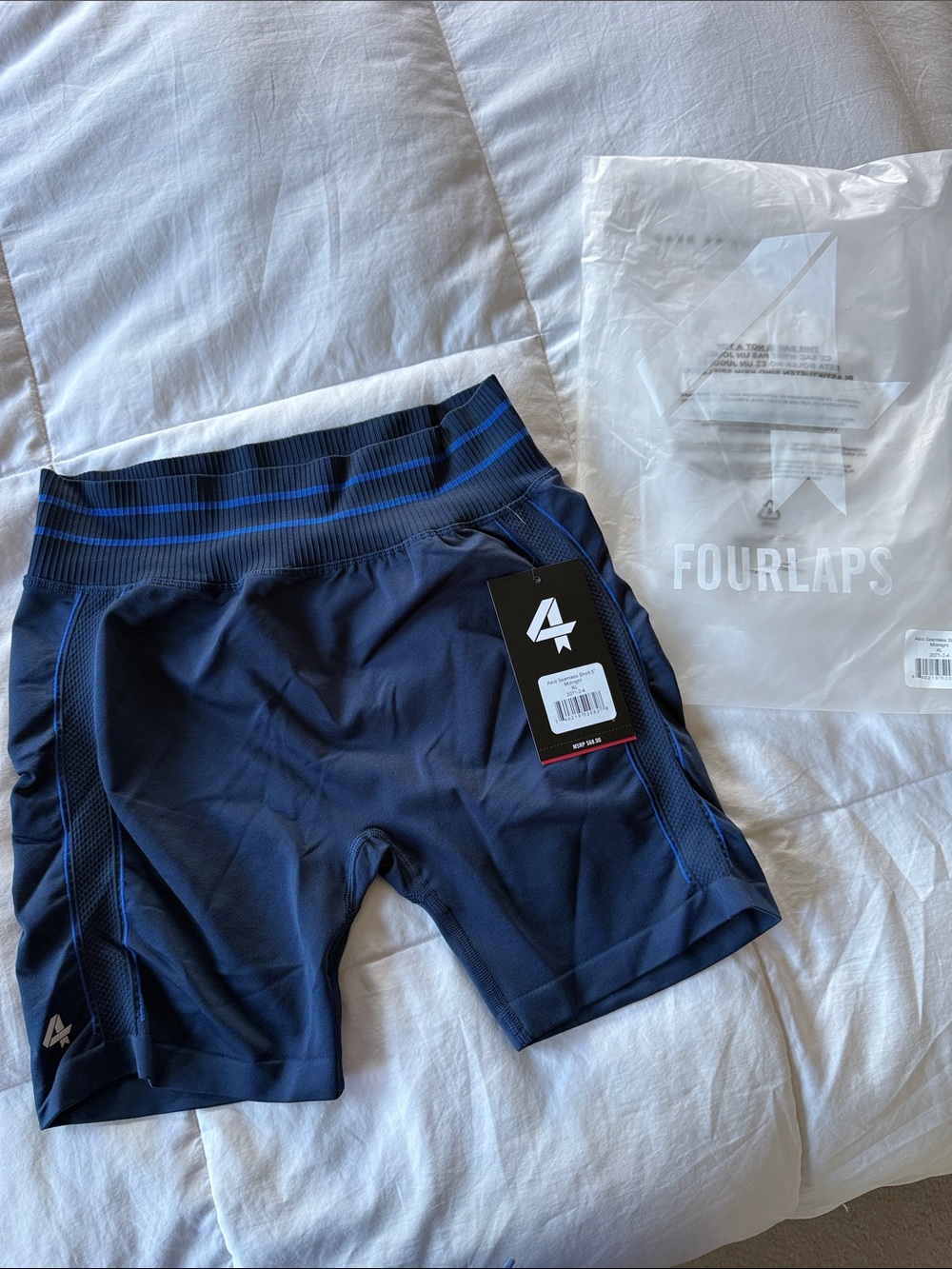 Fourlaps aero seamless short